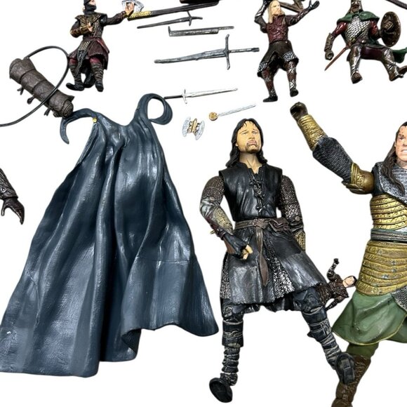 Lord of The Rings Action Figures Lot Of 15 Weapons  LOTR Marvel 2002 Horses - Picture 3 of 16